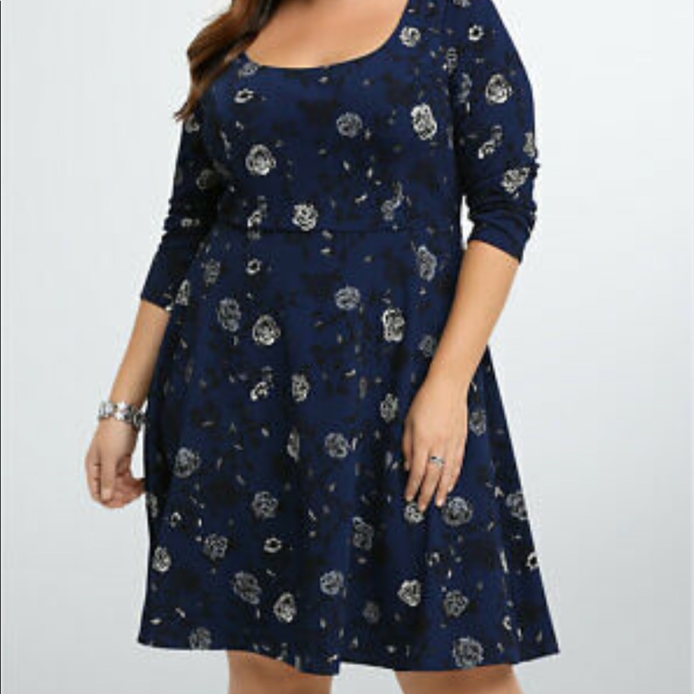 Torrid Navy blue floral 3/4 sleeve dress